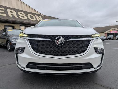 2023 Buick Enclave Essence