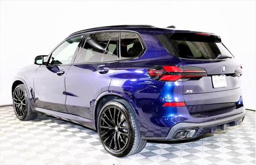 2025 BMW X5 M60i