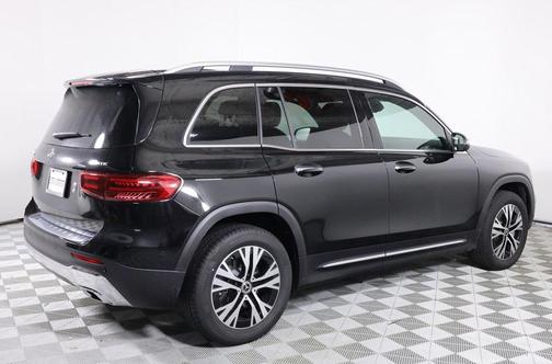 2025 Mercedes-Benz GLB 250 4MATIC