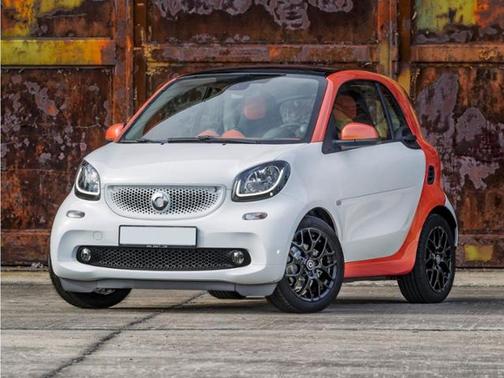 White 2016 smart ForTwo