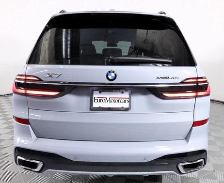2025 BMW X7 xDrive40i