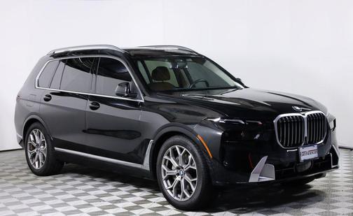 Black Sapphire Metallic 2025 BMW X7 xDrive40i