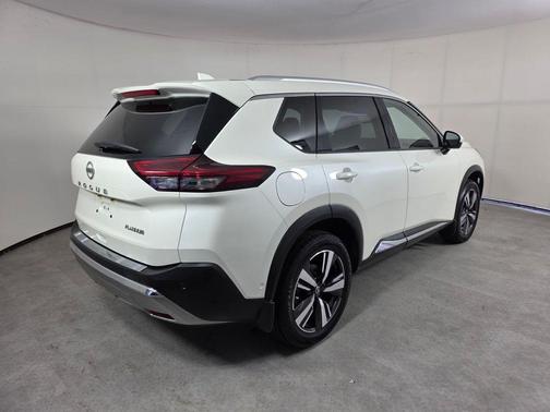 Pearl White Tricoat 2021 Nissan Rogue Platinum