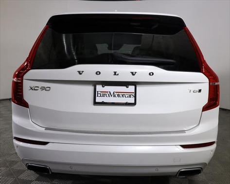 2021 Volvo XC90 T6 Momentum