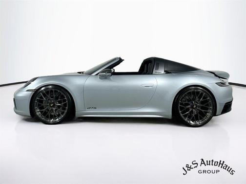 2022 Porsche 911 Targa 4 GTS