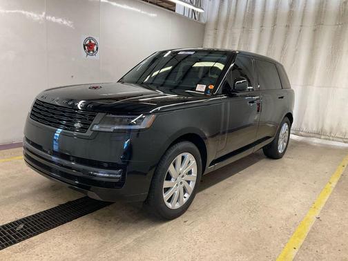2025 Land Rover Range Rover P400 SE 7 Seat