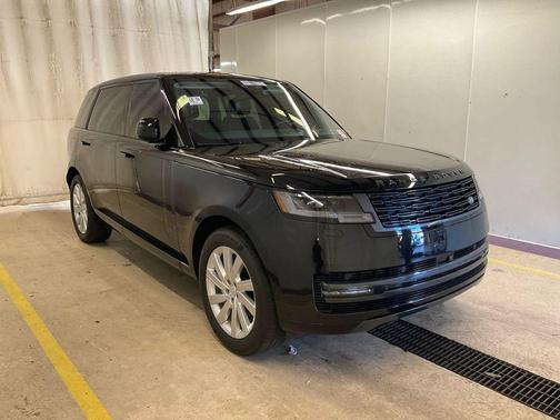 2025 Land Rover Range Rover P400 SE 7 Seat