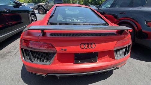 Ibis White 2017 Audi R8 5.2 quattro Plus