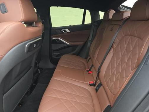2024 BMW X6 xDrive40i