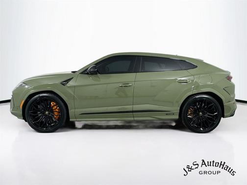 2025 Lamborghini Urus SE