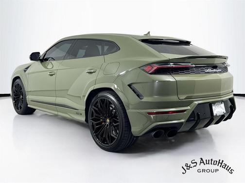 2025 Lamborghini Urus SE