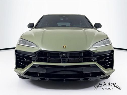 2025 Lamborghini Urus SE