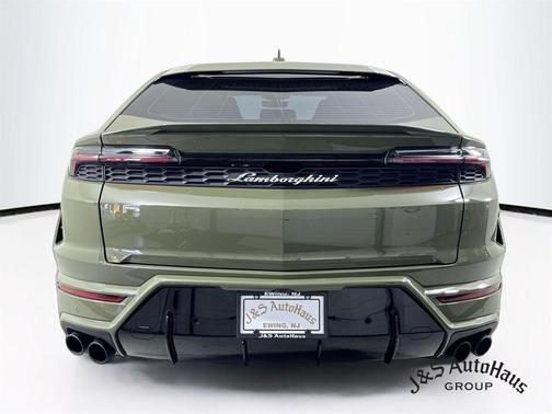 2025 Lamborghini Urus SE