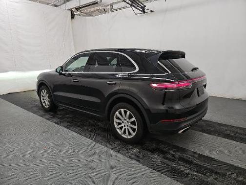 2023 Porsche Cayenne Base