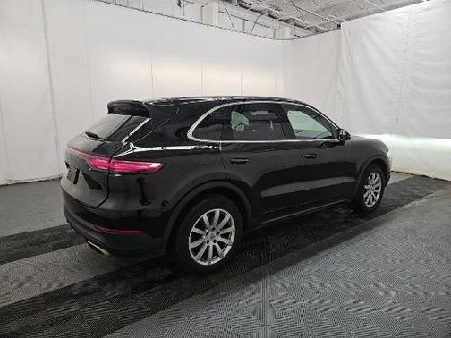 2023 Porsche Cayenne Base
