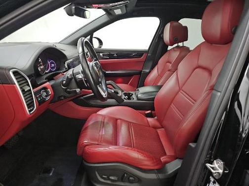 2023 Porsche Cayenne Base
