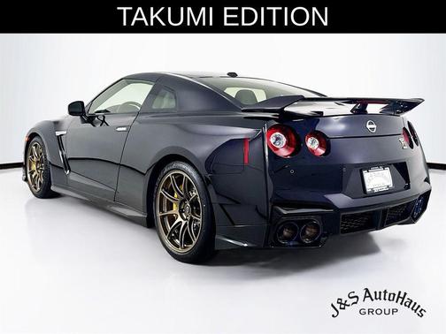 2024 Nissan GT-R T-spec