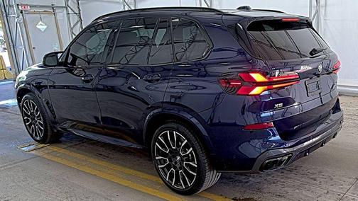 Tanzanite Blue II Metallic 2025 BMW X5 M60i