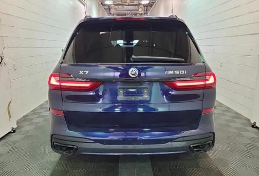 2022 BMW X7 M50i