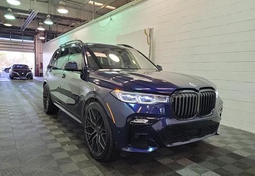 2022 BMW X7 M50i
