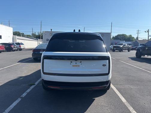 2023 Land Rover Range Rover P530 SE