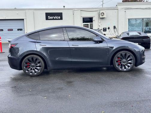 2025 Tesla Model Y Performance