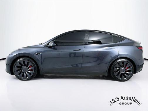 2025 Tesla Model Y Performance