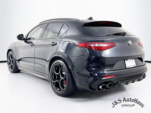 2023 Alfa Romeo Stelvio Quadrifoglio