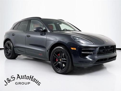 Volcano Grey Metallic 2021 Porsche Macan GTS