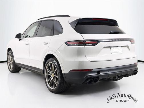 2023 Porsche Cayenne Base
