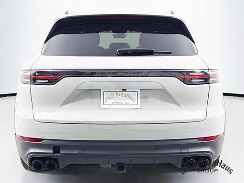 2023 Porsche Cayenne Base