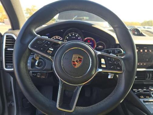 2023 Porsche Cayenne Base