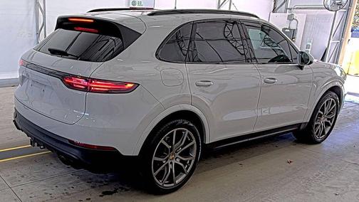 2023 Porsche Cayenne Base
