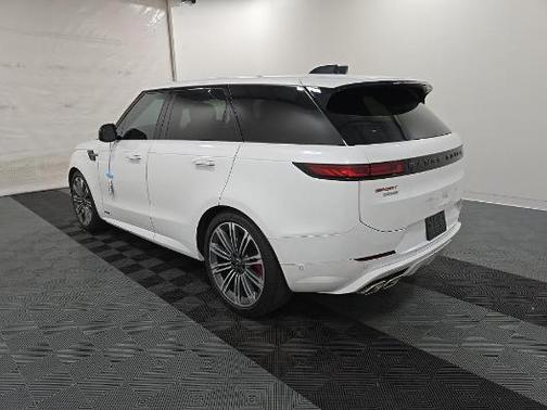 Ostuni Pearl White 2025 Land Rover Range Rover Sport P530 Autobiography