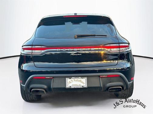 2023 Porsche Macan Base