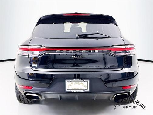 2021 Porsche Macan Base