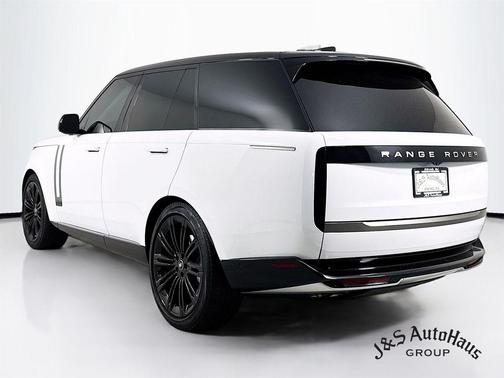 2024 Land Rover Range Rover P530 SE