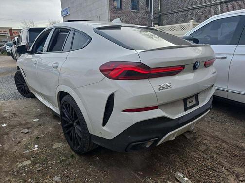 2023 BMW X6 xDrive40i
