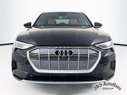 2019 Audi e-tron Premium Plus