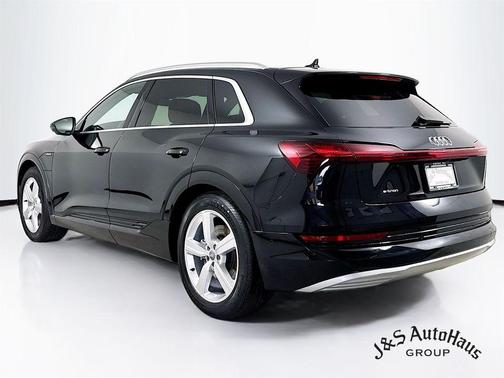 2019 Audi e-tron Premium Plus