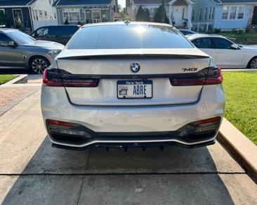2020 BMW 740 i