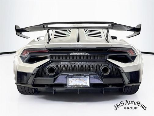 2023 Lamborghini Huracan STO Base