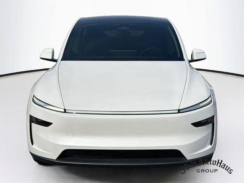 Pearl White 2026 Tesla Model Y Long Range