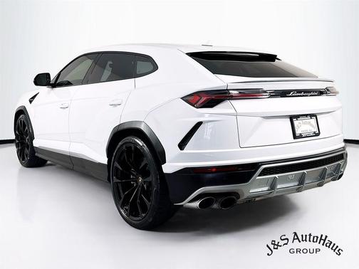 2020 Lamborghini Urus Base