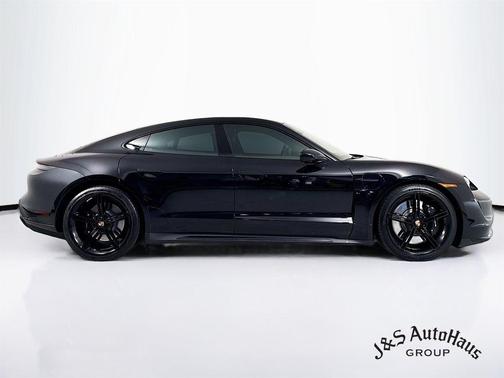 2021 Porsche Taycan Turbo