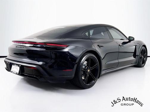 2021 Porsche Taycan Turbo