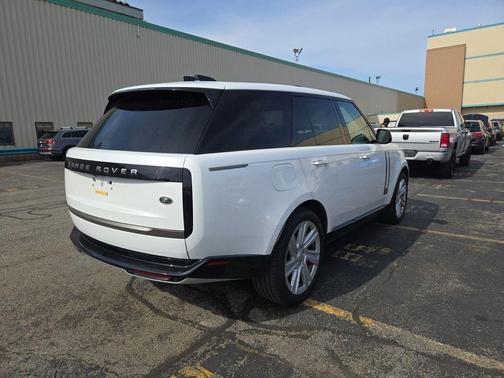 2023 Land Rover Range Rover P530 SE