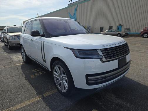 2023 Land Rover Range Rover P530 SE