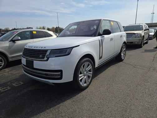 2023 Land Rover Range Rover P530 SE