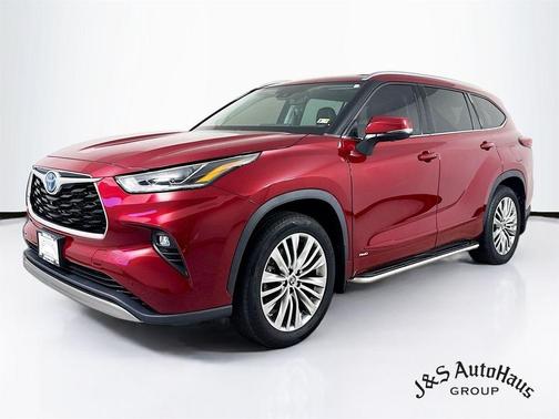 2023 Toyota Highlander Hybrid Platinum